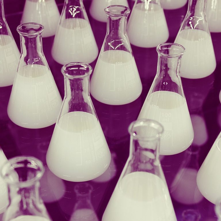 flasks, erlenmeyer, chemistry-606611.jpg