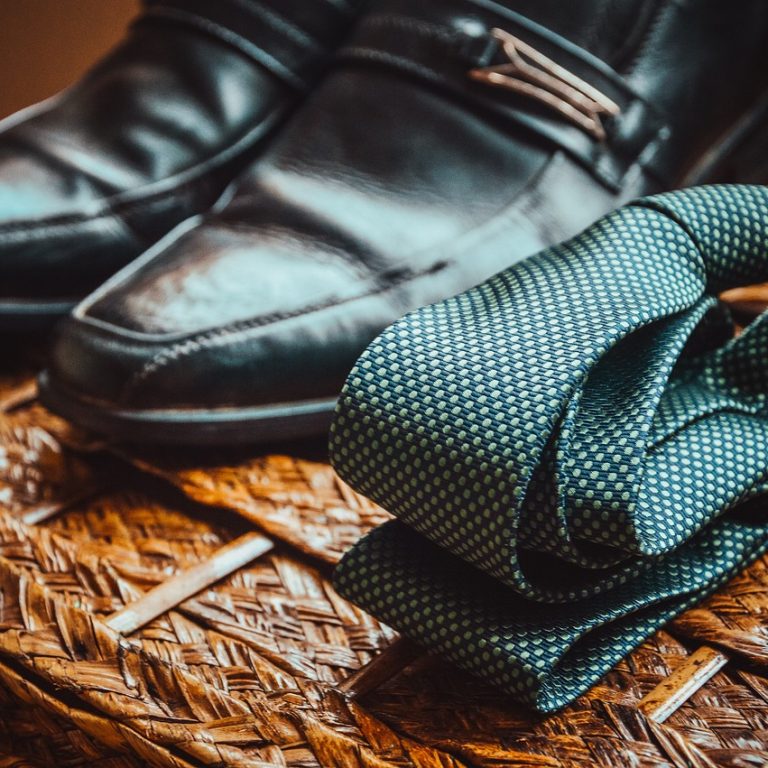 necktie, leather shoes, fashion-1284463.jpg